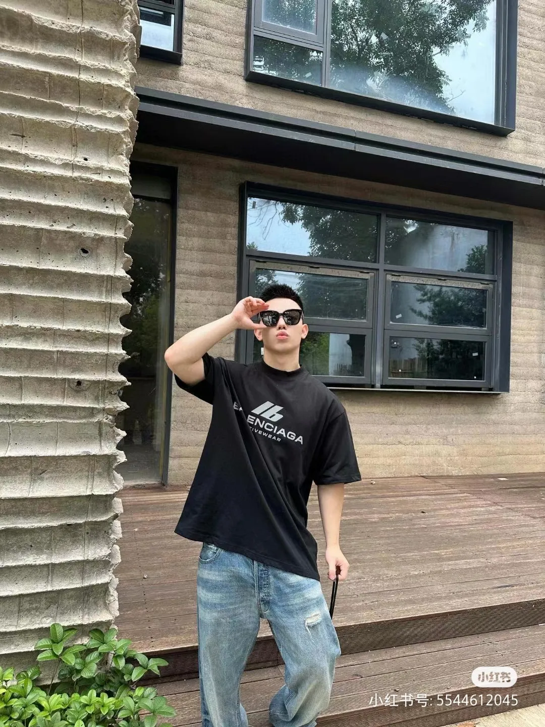P80✨🔥 BALENCIAGA Paris 3M reflective letter printed short-sleeved T-shirt. Custom-woven and dyed 280g combed cotton heavyweight fabric. Zero color difference in threads. Perfect details. Different from the current currency version. Welcome to compare. Same Style for men and women. Must-sell in the picture above. Color: White Black Size: 1 2 3 4